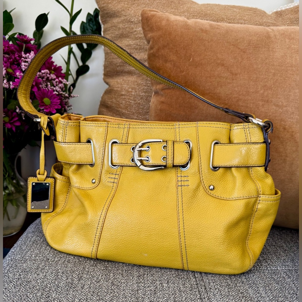 Tignanello Mustard Yellow Leather Shoulder Bag with Buckle❤️